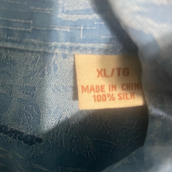 Tommy Bahama 100% Silk Shirt size XL Hawaiian Aloha Vacation Resort Light Blue - Picture 4 of 6